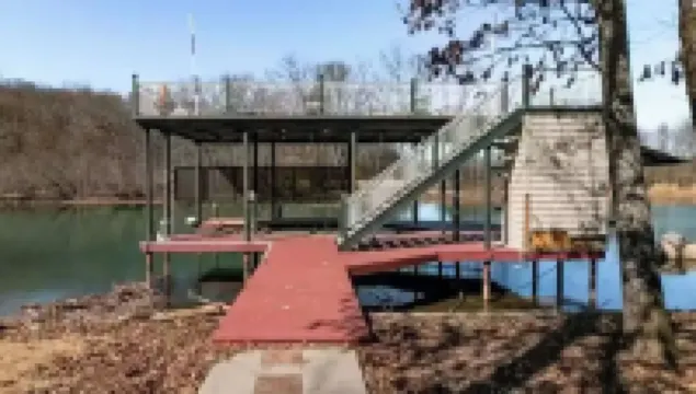 Large Home on Bluewater/Sleep 24/with boats