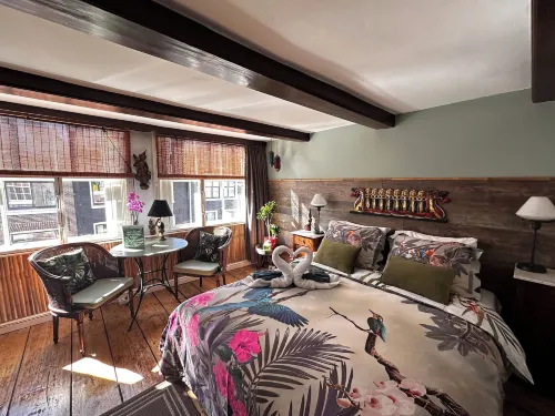 Amsterdam B&B Barangay - Homestays