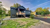New Riverfront Retreat Home on 1 Acre - WiFi, A/C, Covered Deck and Spa