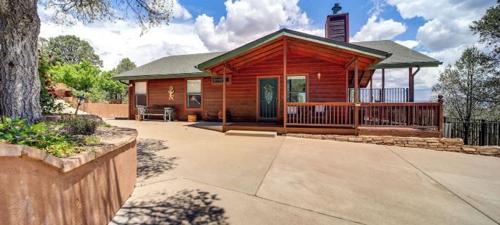 Fire Pit & Views: Falconcrest Cottage in Payson! Hotels in Payson