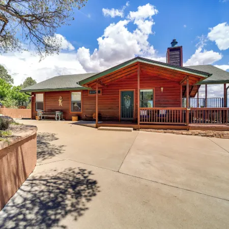Fire Pit & Views: Falconcrest Cottage in Payson!