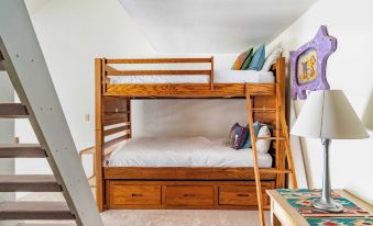 Columbia Place 5 by AvantStay Ski-InSki-Out Unit in Great Location