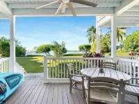 Beach House Getaway - Kayaks - 2Br 2.5BA Coastal Villa Hoteles en Duck Key