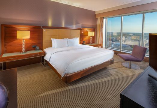 3. 힐튼 바르샤바 ..