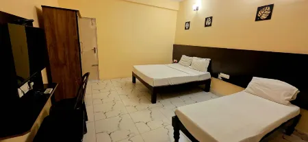 Hotel Star Nivas, Srirangam Отели рядом с достопримечательностью «Dsit,collage,samayapuram,trichy»