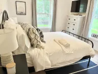 Beautiful Lake Cottage - Great for large families or group events!