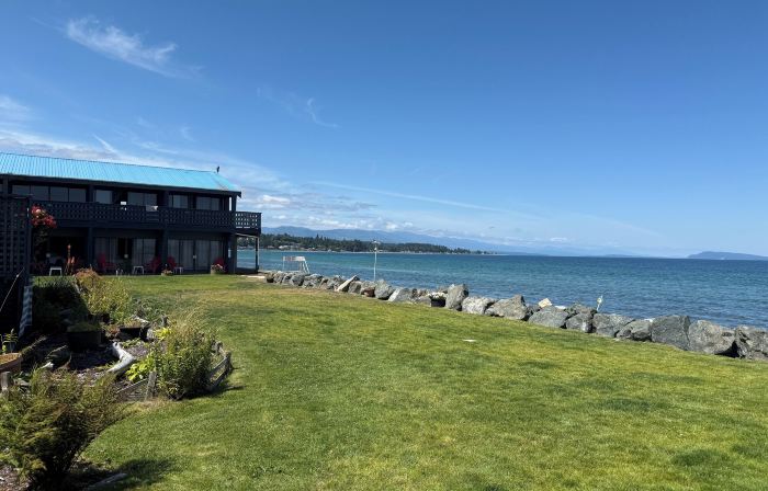 Sand Pebbles Inn