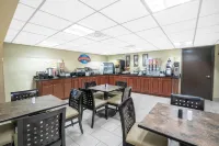 Baymont by Wyndham Knoxville I-75 - breakfast