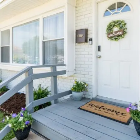 The Blue Horizon 3BR Retreat By Beach & Naval Base