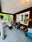 Serene Escape Beside Golf Course - Enchanting Rustic
