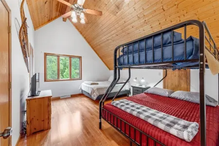 Rec Garage ~ Fire Pit ~ Pool ~ Sauna ~ Views