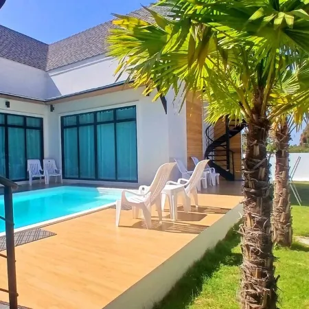 Large villa with private pool, 600m from Mae Rumphueng beach and near Koh Samet