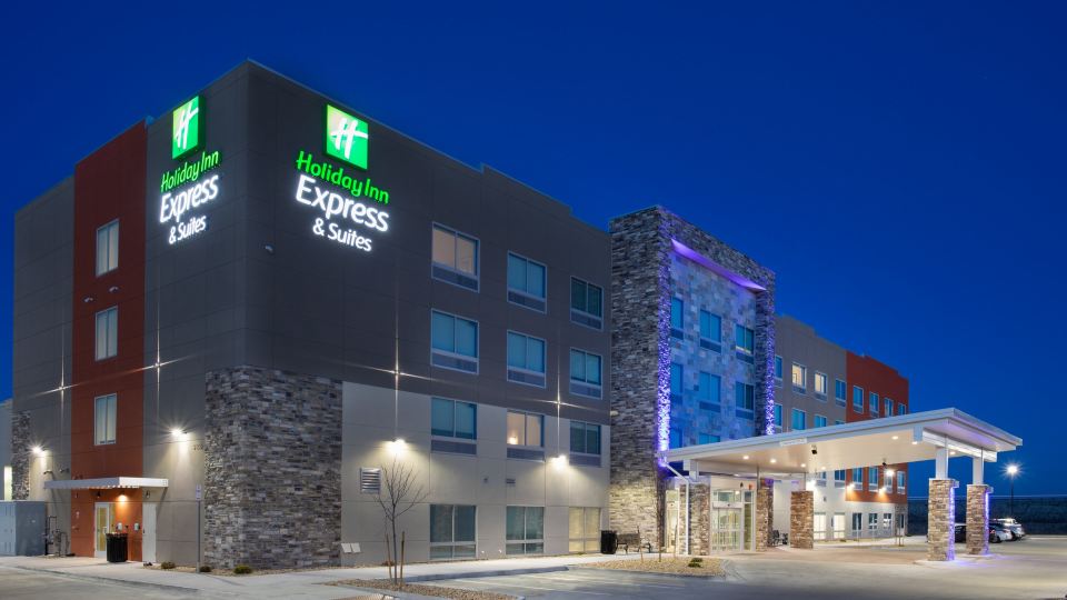 Holiday Inn Express & Suites DENVER NE - BRIGHTON by IHG