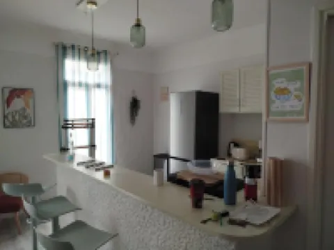 New near train station air conditioning and 3-star balcony