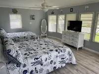 Island Getaway - Monthly Rental - 3 Queen Beds