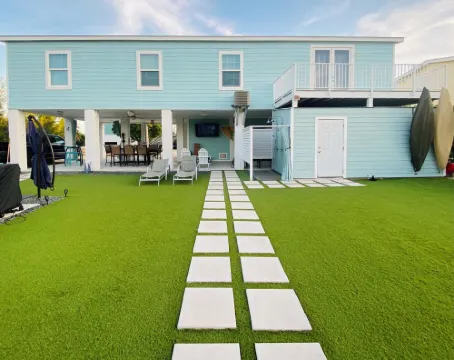 3-bedroom house in Lower Keys with Hot Tub, Sleeps 10+, Pet Freindly