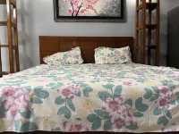 Cozy studio in welcoming Greater Noida with WiFi, AC