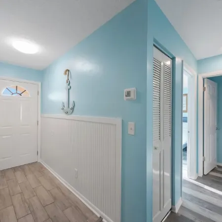 Charming 2-bedroom villa in Seminole with pool, WiFi and AC