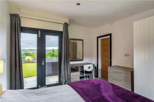 The Luxury "Shed" Hotel a Huddersfield