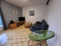 3-room apartment for rent by the week for 4 people, pets allowed Hôtels à : Salavas
