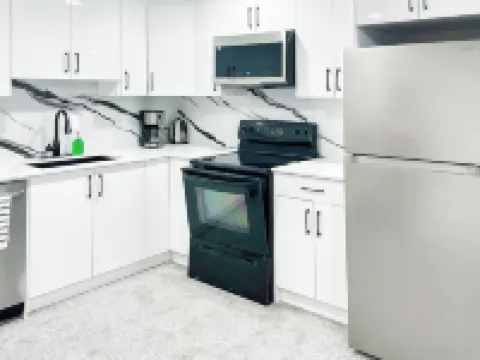 Private, Cozy, Lux, Spacious One Bedroom Suite