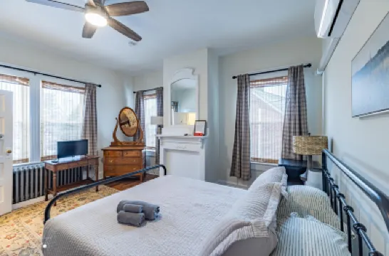 The Grey Swan Inn LLC Hotels in 