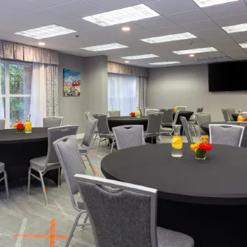 Hampton Inn & Suites Raleigh Cary Lenovo Center