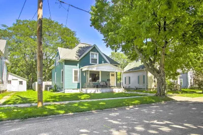 Appleton Abode Near Lake Winnebago and Downtown Hotels near First United Methodist Church - Appleton