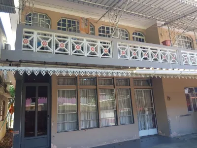 Bright house 10 minutes from Blue Bay Beach Hotels in 