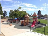 Cozy 2-bedroom house with gated 2 car parking, 2 blocks from the bay