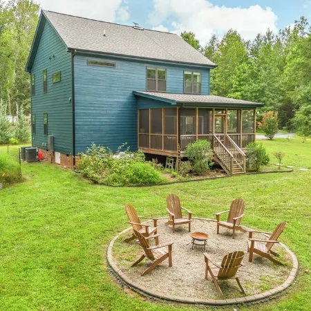 Beautiful Modern Home Retreat with Private Lake on 15 acres