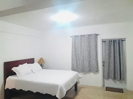 Little Harbour Mariner Villa- Luxurious -1BR-1Bath Apt. Отели в г. Belle Vue