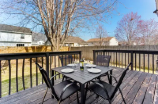 Passion Place, warm and modern 3-bedroom, 2 Bath home in Oshkosh, WI