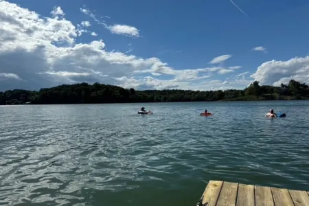 Lake House Getaway! 4-bedroom house on Boone Lake near JC with AC, WiFi, Dock