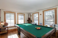 Historic 1843 Belmont Home, Near Okemo & Vast, Sleeps 10+, Gigabit WiFi