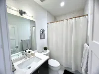 Cozy 1-bedroom apartment in fantastic Denver with WiFi, AC, Laundry and more!