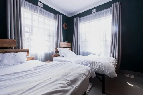 Vintage-Modern Fully Furnished Service Apartments