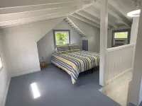 Adorable Beach Cottage for Monthly Rental Across the street from the beach! Hotel a Westbrook