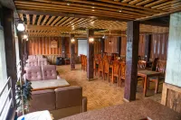 Romantic Lake View Hotel With Balcony, Bath Tub and own Restaurant