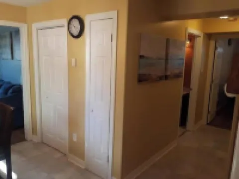 Private and cozy one bedroom sanctuary few minutes from the Airport