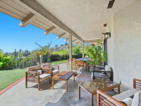 Hidden Garden Sanctuary Estate ll Mountain Views & Serenity フォールブルックのホテル