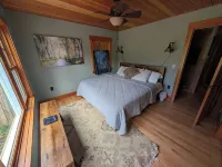 RiverSong Main: 3br 2ba River Access, Rock Pool, Creek View, Nature Life