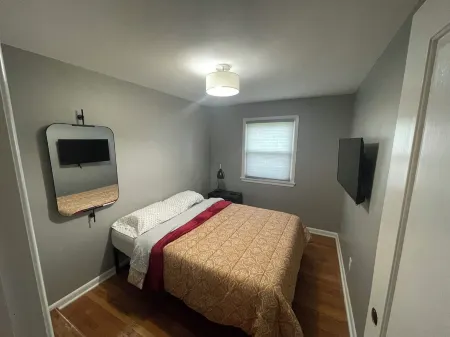 Spacious 5-bedroom house with AC and WiFi in brilliant Machesney Park