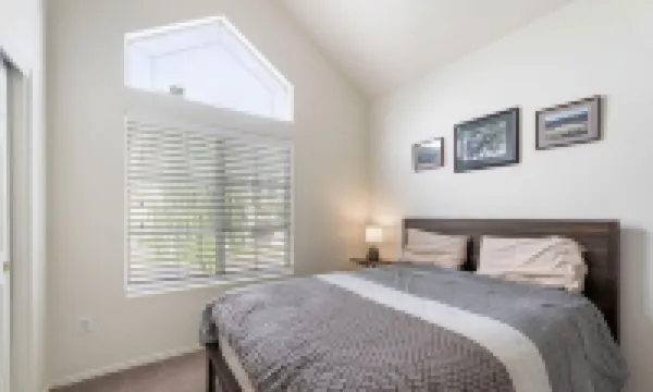 Charming 2-bedroom townhome with fitness room, WiFi in delightful Gilbert