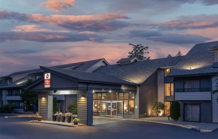Best Western Plus Oak Harbor Hotel  Conference Center