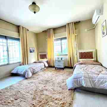 Classy 3 Bedroom Apartment Rooms