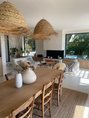 Quiet vacation home with swimming pool