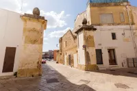 Dell'Anna Court historic center