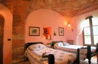 Holiday, where Tuscany is still authentic. 16th c. Villa, Infinity pool: Leccio