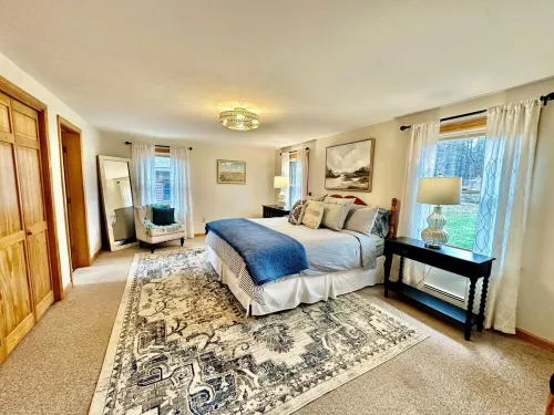 VT at its best! Near hiking trails, museums & colleges.